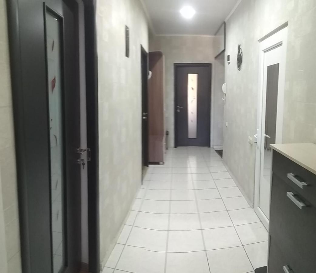Confy In Near Republic Square Apartment